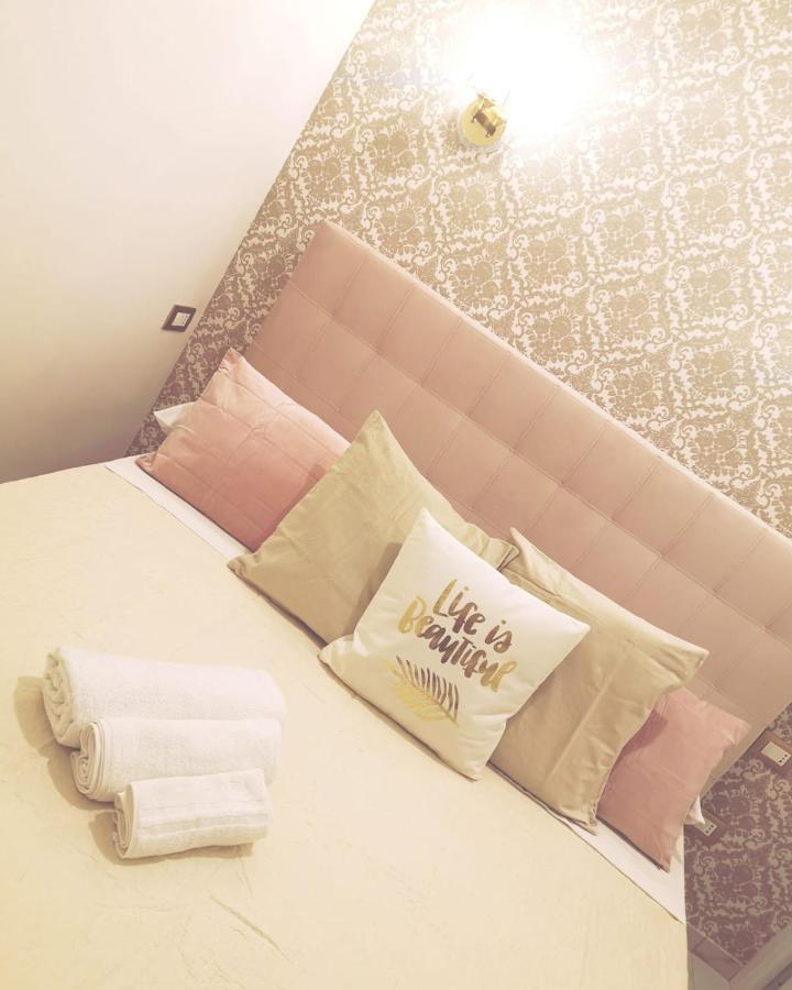 Bed & Breakfast Domus Luigi Leone Napoli