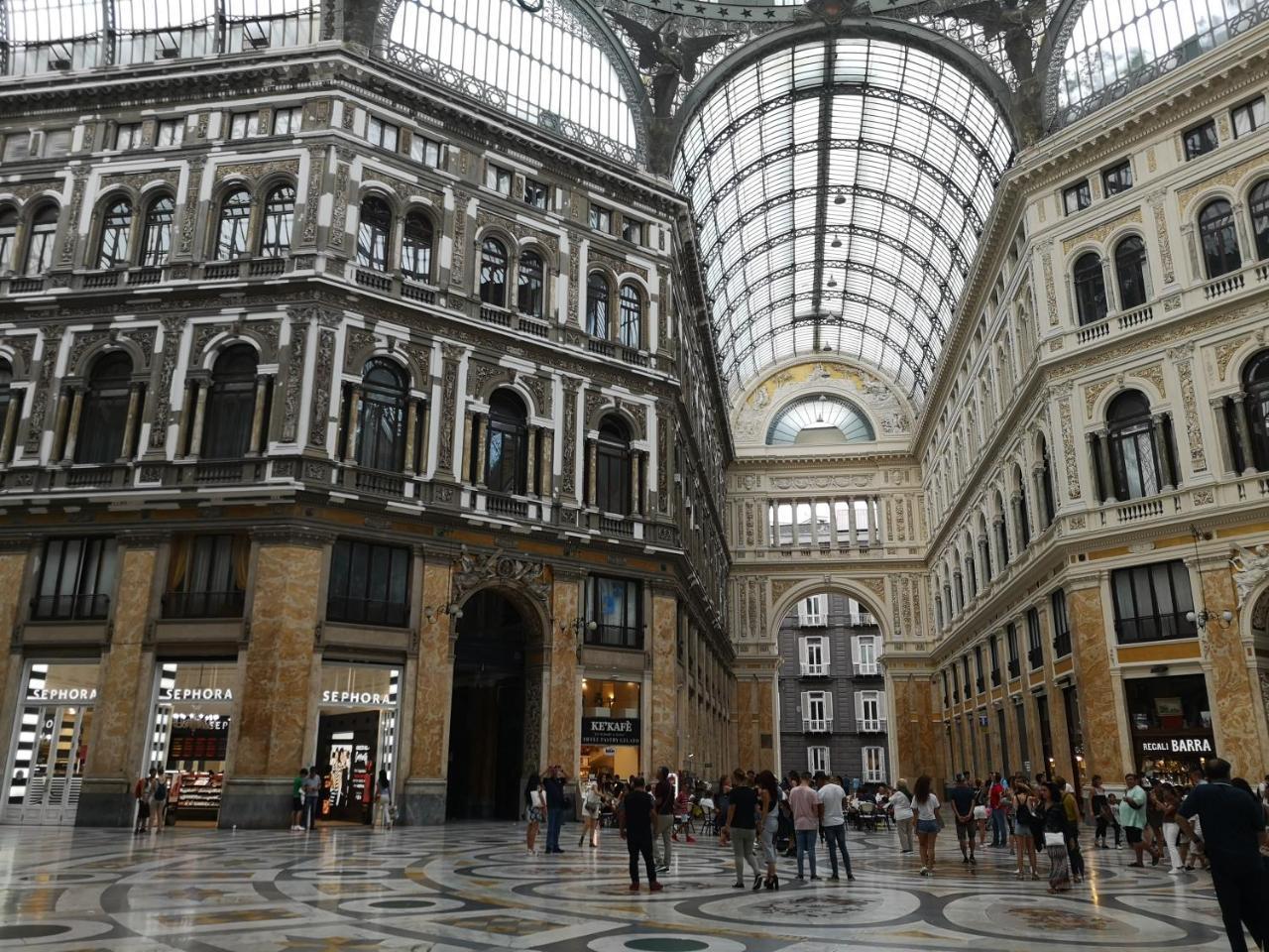 Domus Luigi Leone * Napoli